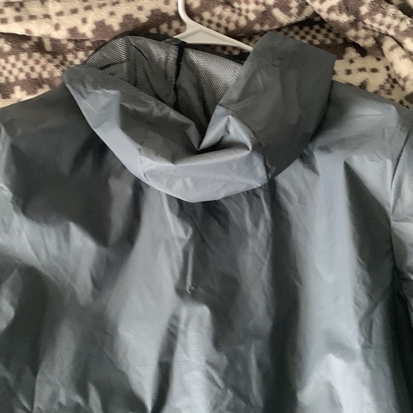 under-armor windbreaker - Picture 5 of 6